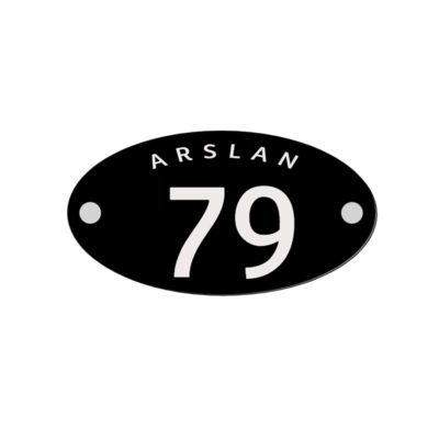Huisnummerbord ovaal 15x9cm van zwart acrylaat met lasergravure