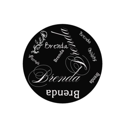 Zwarte gepersonaliseerde onderzetter Ø6 cm met gegraveerde naam in crèmekleur