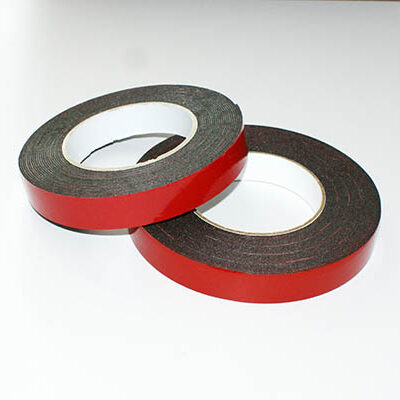 Dubbelzijdige foam tape 20mm voor het bevestigen van bedankjes en naamborden zonder lijm