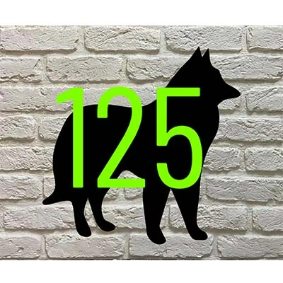 West-Siberische Laika silhouet huisnummerbord met max 3 cijfers - zwart acrylaat met witte/groene cijfers