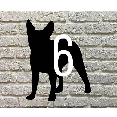 Boston Terrier silhouet huisnummerbord met max 3 cijfers - zwart acrylaat met witte/groene cijfers